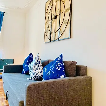 In Pacos De Arcos Apartment