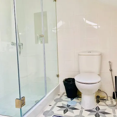 In Pacos De Arcos * Paço de Arcos